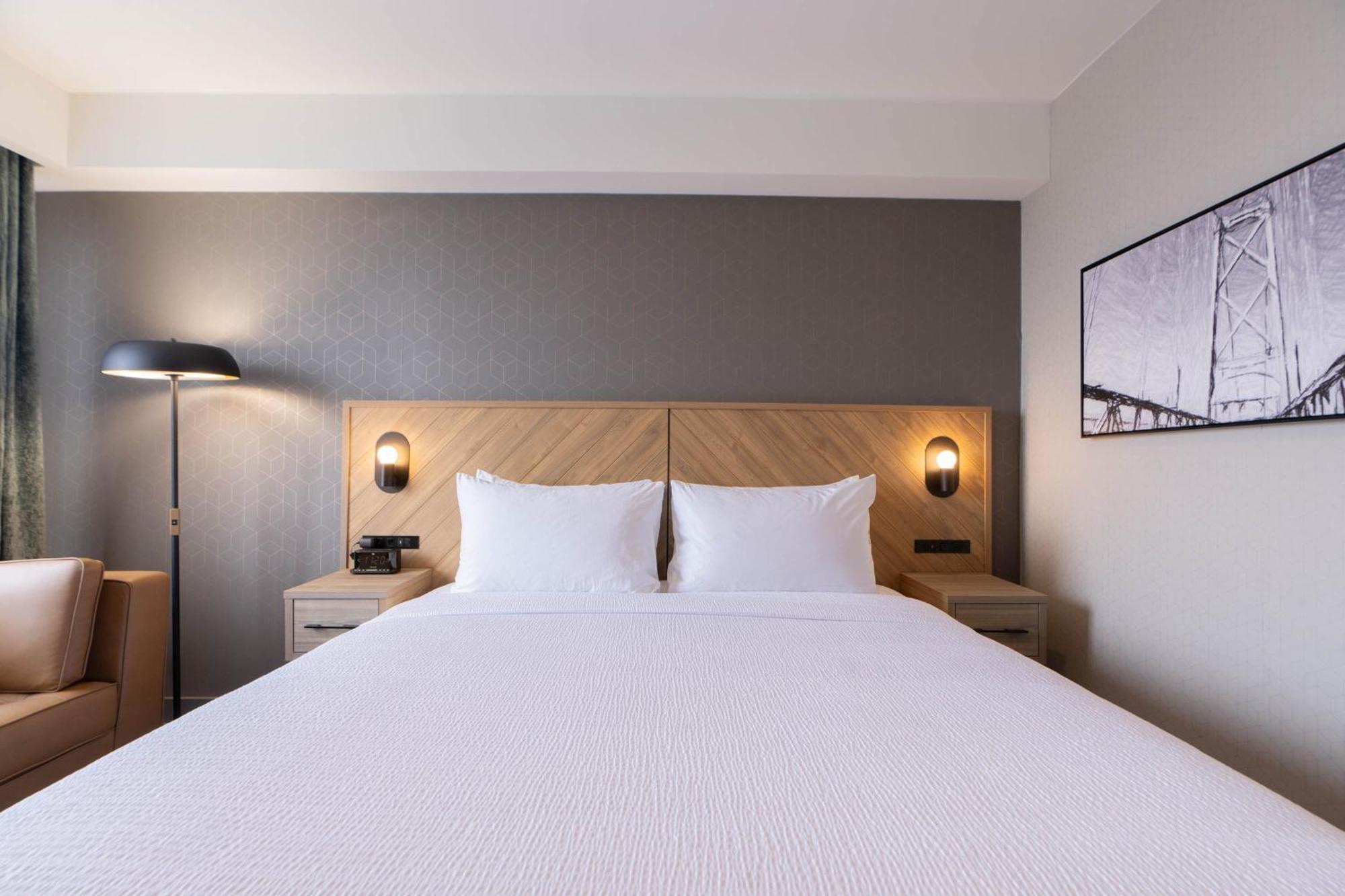 Sandman Signature Dartmouth Hotel & Suites エクステリア 写真